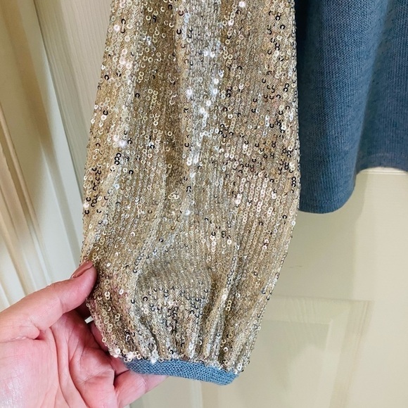 BiBi New Womens Size M Blue Top with Silver Sequin Balloon Sleeve - Picture 3 of 8